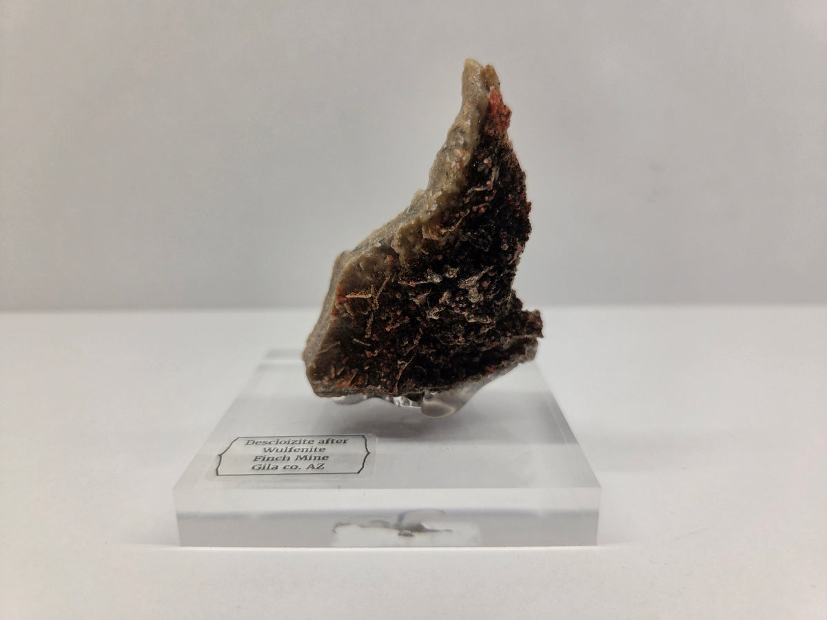 Descloizite after Wulfenite
