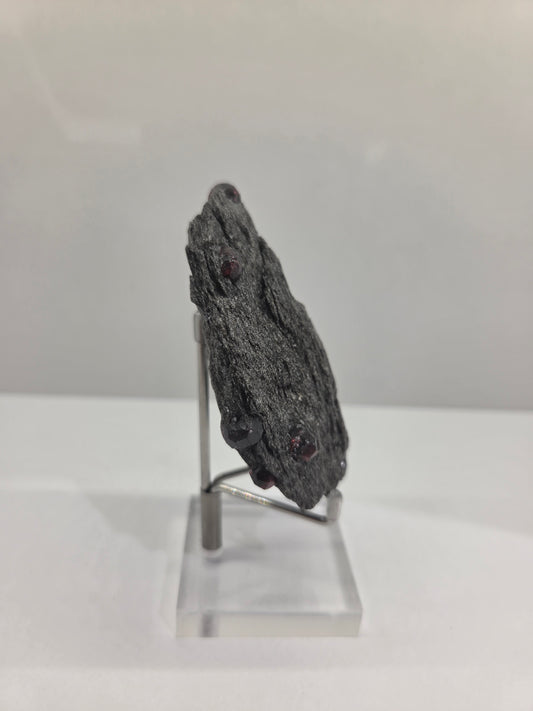 Garnet, Almandine