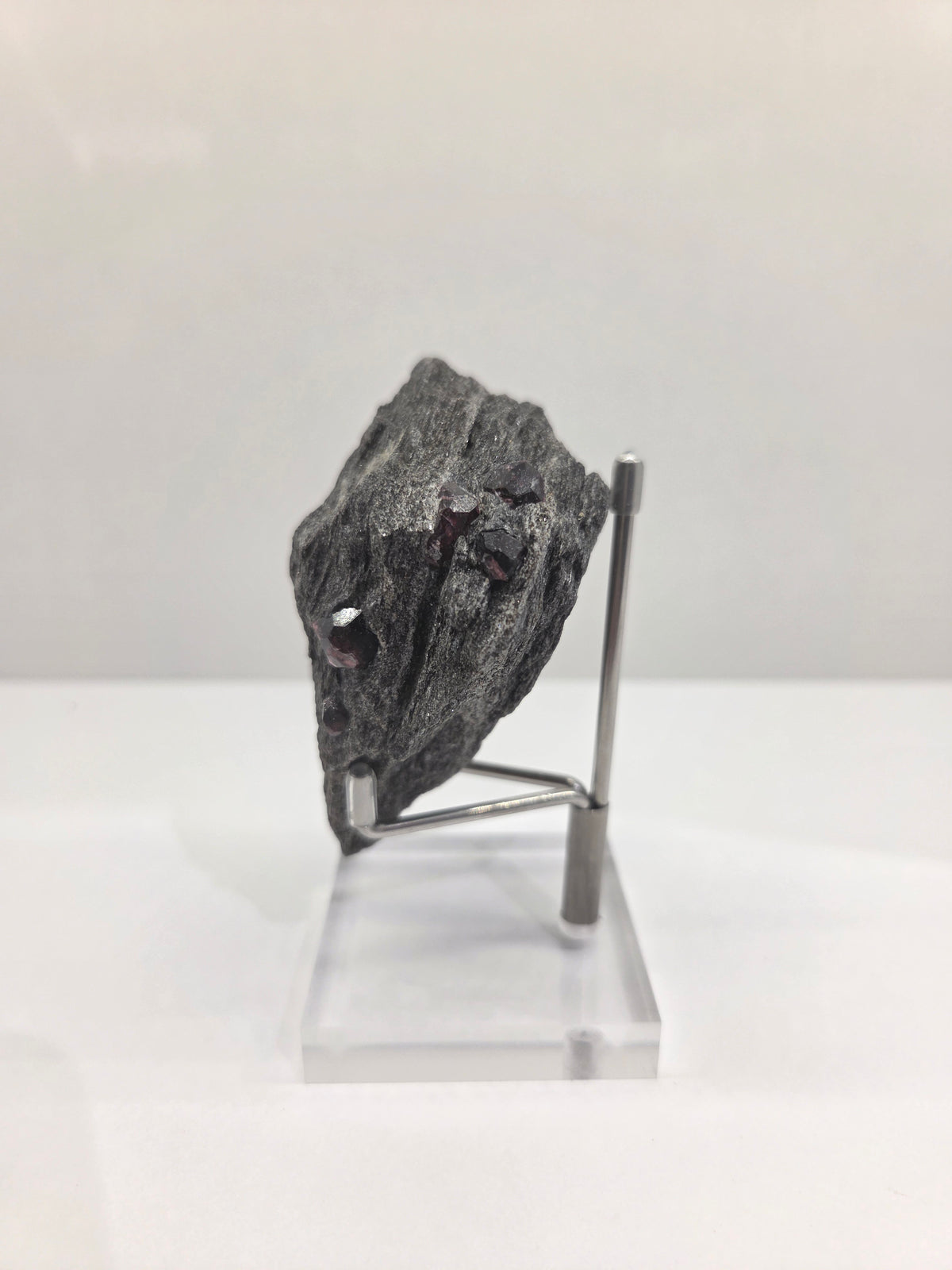 Garnet, Almandine