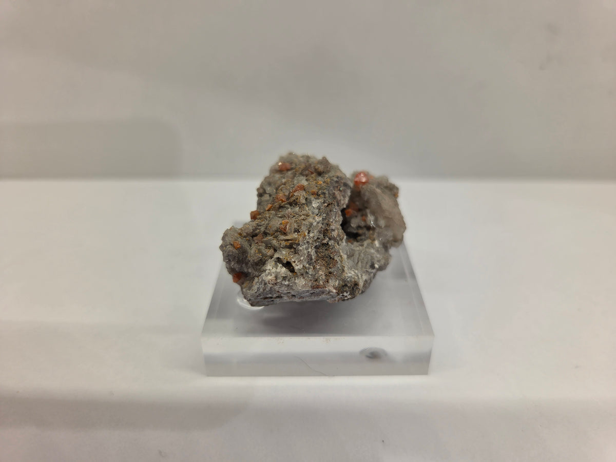Wulfenite with Quartz