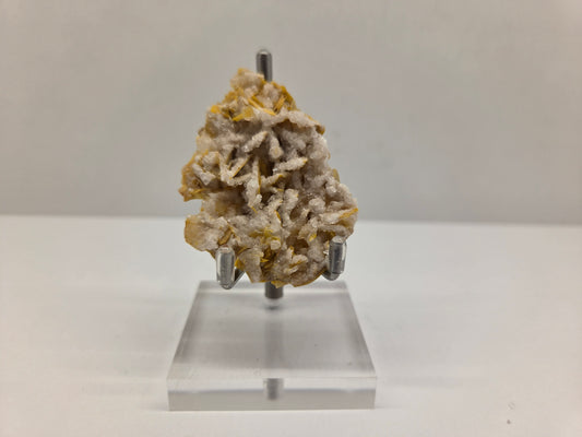 Wulfenite with Quartz