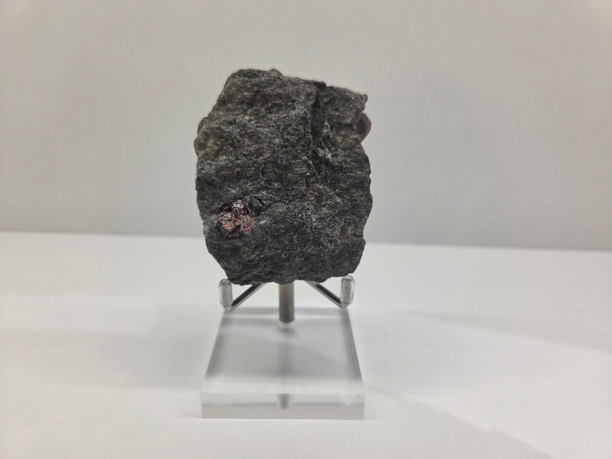 Garnet, Almandine