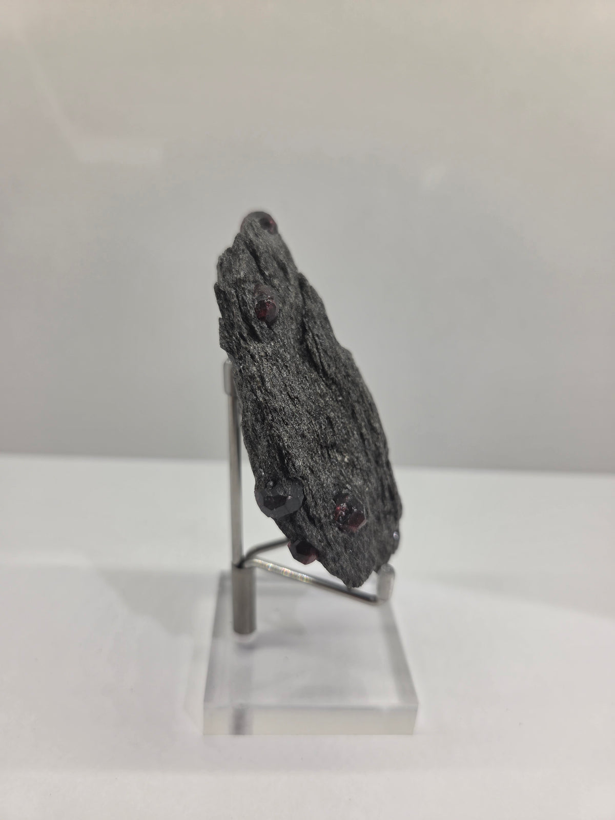 Garnet, Almandine